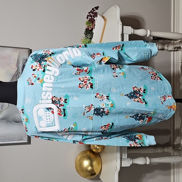 3 for $30 ❄️ Disney World Holiday Spirit Jersey Small - Picture 4 of 8